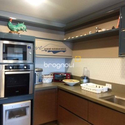 Apartamento com 171m², 3 quartos (sendo 3 suítes), 2 garagens, no bairro Jurerê Internacional em Florianópolis
