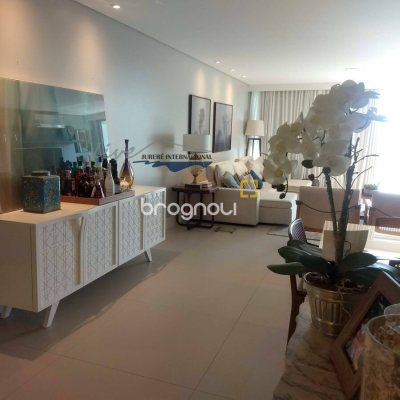 Apartamento com 171m², 3 quartos (sendo 3 suítes), 2 garagens, no bairro Jurerê Internacional em Florianópolis