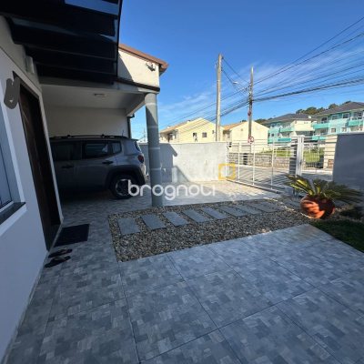 Casa com 148m², 3 quartos (sendo 1 suíte), 1 garagem, no bairro Ingleses em Florianópolis