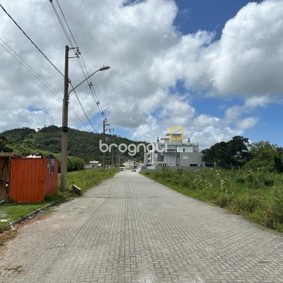 Terreno com 462m², no bairro Ribeirão da Ilha em Florianópolis