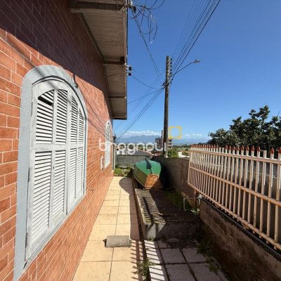 Casa com 83m², 2 quartos, 2 garagens, no bairro Saco dos Limões em Florianópolis