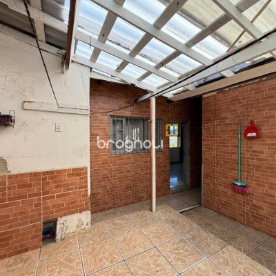 Casa com 83m², 2 quartos, 2 garagens, no bairro Saco dos Limões em Florianópolis