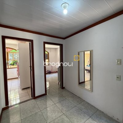 Casa com 83m², 2 quartos, 2 garagens, no bairro Saco dos Limões em Florianópolis
