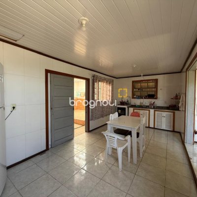Casa com 83m², 2 quartos, 2 garagens, no bairro Saco dos Limões em Florianópolis