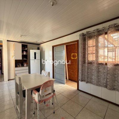 Casa com 83m², 2 quartos, 2 garagens, no bairro Saco dos Limões em Florianópolis