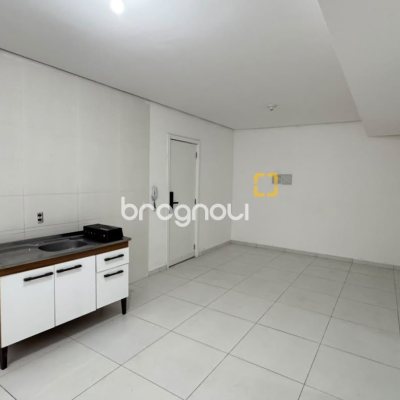Apartamento com 50m², 2 quartos (sendo 1 suíte), 1 garagem, no bairro Ingleses em Florianópolis