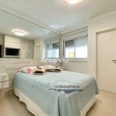 Apartamento com 127m², 3 quartos (sendo 3 suítes), 2 garagens, no bairro Jurerê em Florianópolis