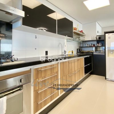 Apartamento com 127m², 3 quartos (sendo 3 suítes), 2 garagens, no bairro Jurerê em Florianópolis
