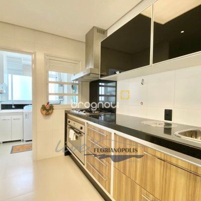 Apartamento com 127m², 3 quartos (sendo 3 suítes), 2 garagens, no bairro Jurerê em Florianópolis