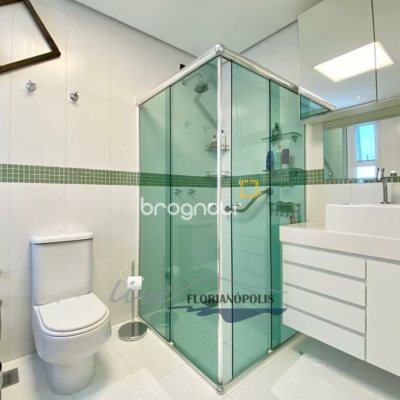 Apartamento com 127m², 3 quartos (sendo 3 suítes), 2 garagens, no bairro Jurerê em Florianópolis