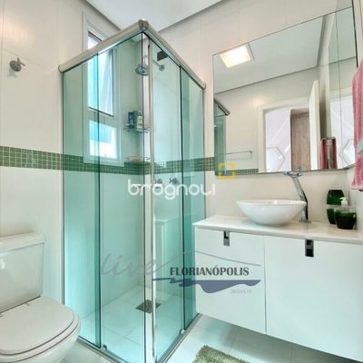 Apartamento com 127m², 3 quartos (sendo 3 suítes), 2 garagens, no bairro Jurerê em Florianópolis