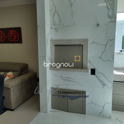 Apartamento com 127m², 3 quartos (sendo 3 suítes), 2 garagens, no bairro Jurerê em Florianópolis