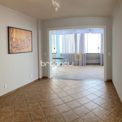 Apartamento com 99m², 2 quartos, 1 garagem, no bairro Centro em Florianópolis