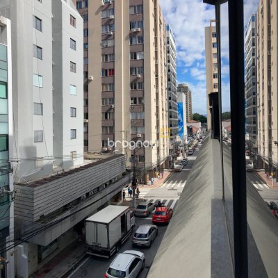 Apartamento com 99m², 2 quartos, 1 garagem, no bairro Centro em Florianópolis