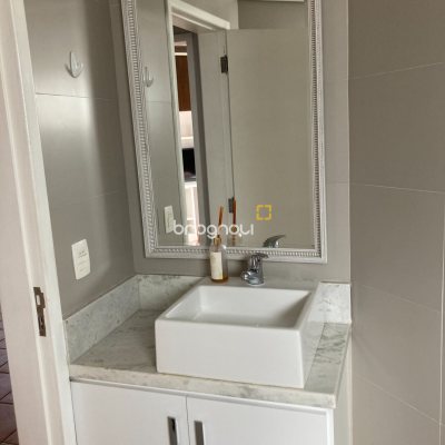 Apartamento com 99m², 2 quartos, 1 garagem, no bairro Centro em Florianópolis