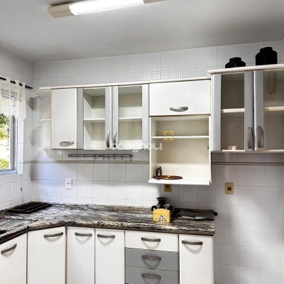 Apartamento com 74m², 2 quartos (sendo 1 suíte), 1 garagem, no bairro Coqueiros em Florianópolis