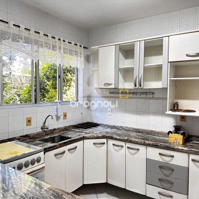 Apartamento com 74m², 2 quartos (sendo 1 suíte), 1 garagem, no bairro Coqueiros em Florianópolis