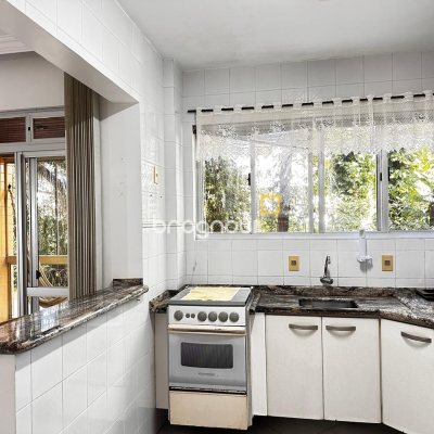 Apartamento com 74m², 2 quartos (sendo 1 suíte), 1 garagem, no bairro Coqueiros em Florianópolis