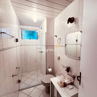 Apartamento com 74m², 2 quartos (sendo 1 suíte), 1 garagem, no bairro Coqueiros em Florianópolis