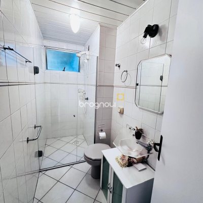 Apartamento com 74m², 2 quartos (sendo 1 suíte), 1 garagem, no bairro Coqueiros em Florianópolis