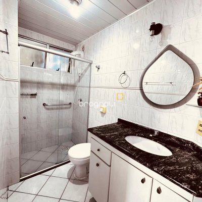 Apartamento com 74m², 2 quartos (sendo 1 suíte), 1 garagem, no bairro Coqueiros em Florianópolis