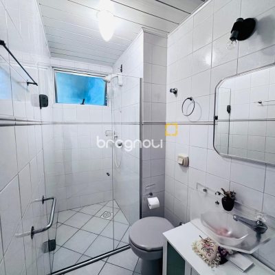 Apartamento com 74m², 2 quartos (sendo 1 suíte), 1 garagem, no bairro Coqueiros em Florianópolis