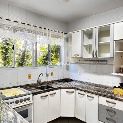 Apartamento com 74m², 2 quartos (sendo 1 suíte), 1 garagem, no bairro Coqueiros em Florianópolis