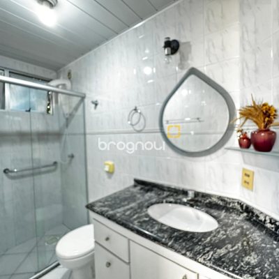 Apartamento com 74m², 2 quartos (sendo 1 suíte), 1 garagem, no bairro Coqueiros em Florianópolis