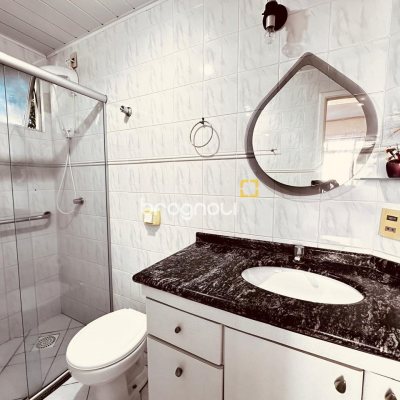 Apartamento com 74m², 2 quartos (sendo 1 suíte), 1 garagem, no bairro Coqueiros em Florianópolis