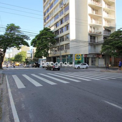 Sala com 55m², no bairro Centro em Florianópolis