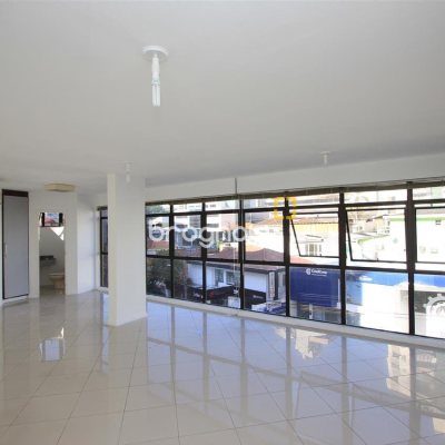 Sala com 55m², no bairro Centro em Florianópolis