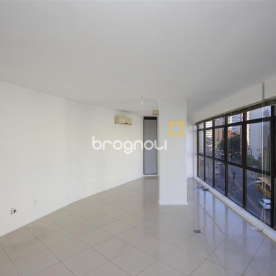 Sala com 55m², no bairro Centro em Florianópolis
