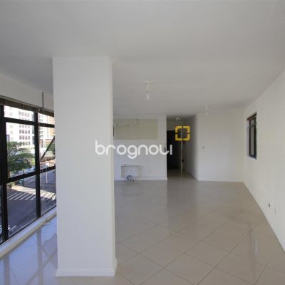 Sala com 55m², no bairro Centro em Florianópolis
