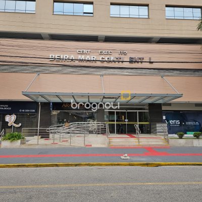 Sala com 33m², no bairro Estreito em Florianópolis