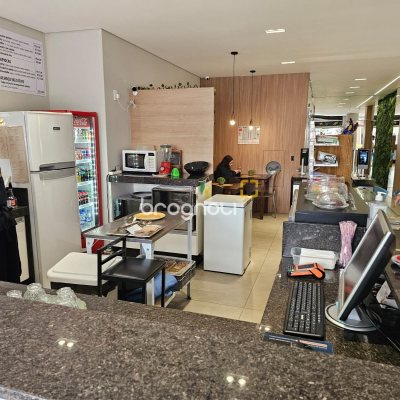 Sala com 33m², no bairro Estreito em Florianópolis