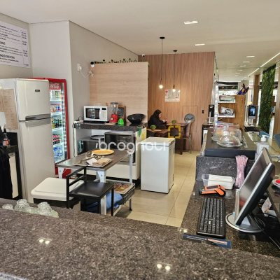 Sala com 33m², no bairro Estreito em Florianópolis
