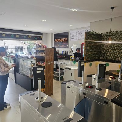 Sala com 33m², no bairro Estreito em Florianópolis