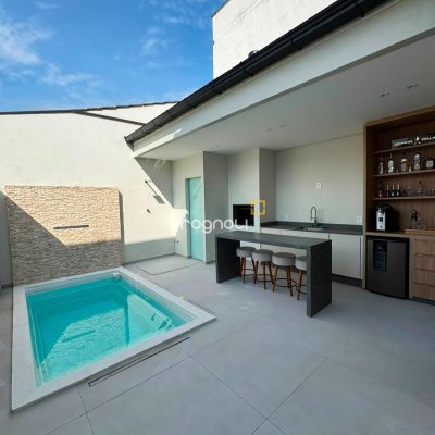 Casa com 68m², 2 quartos, 1 garagem, no bairro Potecas em São José