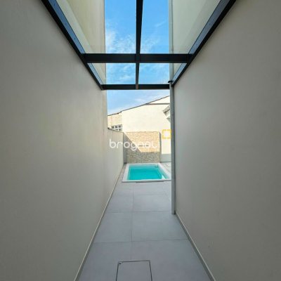 Casa com 68m², 2 quartos, 1 garagem, no bairro Potecas em São José