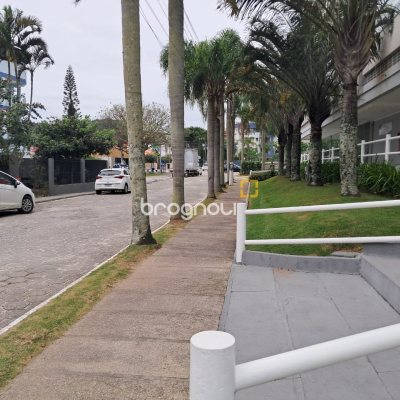Apartamento com 103m², 2 quartos, 1 garagem, no bairro Jurerê em Florianópolis