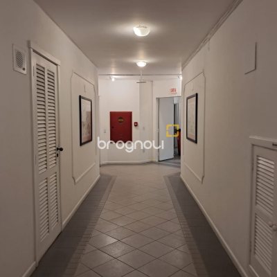 Apartamento com 103m², 2 quartos, 1 garagem, no bairro Jurerê em Florianópolis