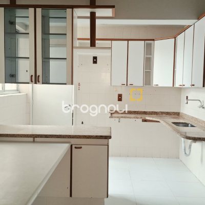 Apartamento com 131m², 3 quartos, 1 garagem, no bairro Centro em Florianópolis