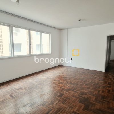 Apartamento com 131m², 3 quartos, 1 garagem, no bairro Centro em Florianópolis