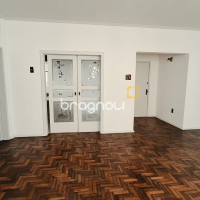 Apartamento com 131m², 3 quartos, 1 garagem, no bairro Centro em Florianópolis
