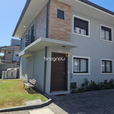 Casa com 79m², 2 quartos (sendo 2 suítes), 1 garagem, no bairro Cachoeira do Bom Jesus em Florianópolis