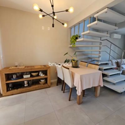 Casa com 79m², 2 quartos (sendo 2 suítes), 1 garagem, no bairro Cachoeira do Bom Jesus em Florianópolis