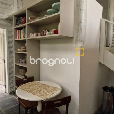 Casa com 220m², 3 quartos (sendo 1 suíte), 3 garagens, no bairro Sambaqui em Florianópolis