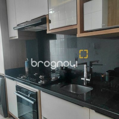 Apartamento com 81m², 3 quartos (sendo 1 suíte), 2 garagens, no bairro Capoeiras em Florianópolis