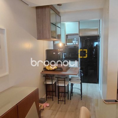 Apartamento com 81m², 3 quartos (sendo 1 suíte), 2 garagens, no bairro Capoeiras em Florianópolis