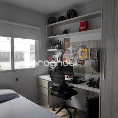 Apartamento com 81m², 3 quartos (sendo 1 suíte), 2 garagens, no bairro Capoeiras em Florianópolis